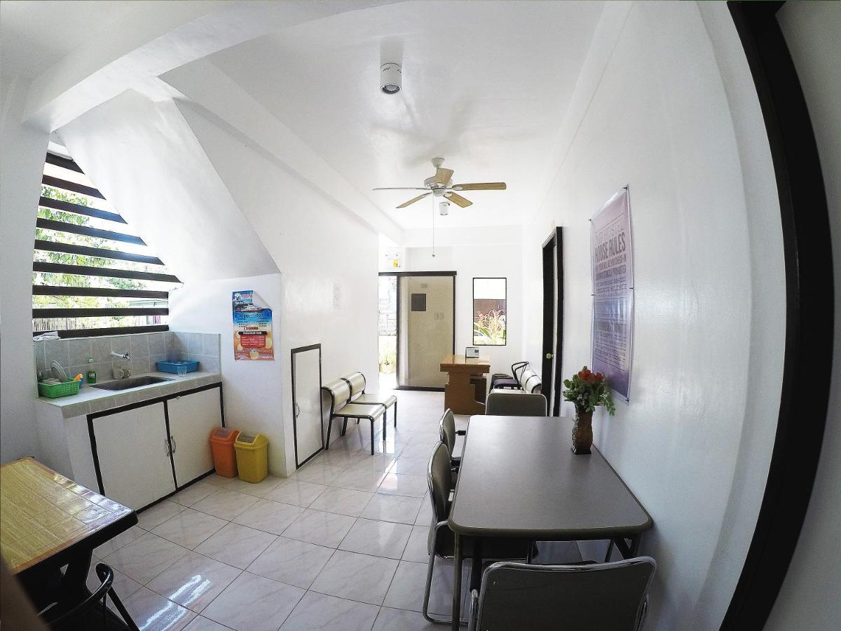 Jmp Hostel Coron Exterior photo